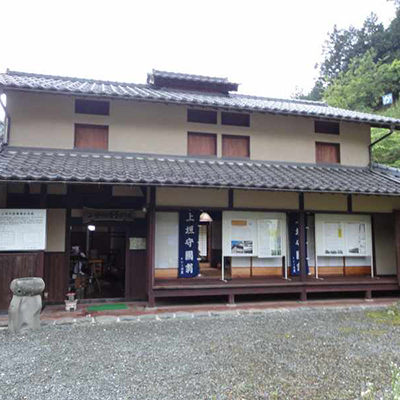 上垣守国養蚕記念館